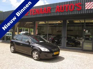 Kia cee'd 1.4 X-pect nieuwe apk15-07-2027 nieuwe remmen + banden goed onderehouden