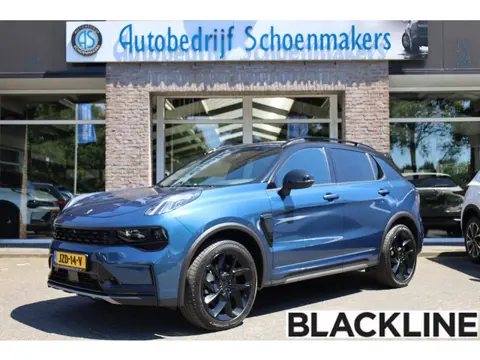Lynk & Co 01 1.5 MY23! BLACKLINE! ZWARTE-HEMEL ROLHOES MY23 360-CAMERA PANO/SCHUIF INFINITY DAB NAVI