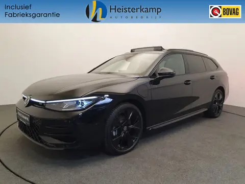 Volkswagen Passat Variant 1.5 eHybrid 272pk DSG/AUT R-Line Wegklapbare trekhaak, Panoramadak, Harman