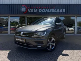 VOLKSWAGEN TIGUAN 2.0 TSI 4Motion Highline Business R - Pano Camera Navi LED