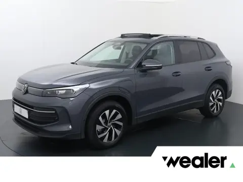 Volkswagen Tiguan 1.5 eHybrid Life Edition | 150 PK | SoH 100 % | Trekhaak wegklapbaar | Achteruitri
