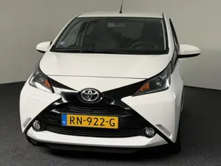 Toyota Aygo 1.0 VVT-i x-joy Automaat Climate Contr./ Camera / Carplay / LM Velgen / IHV Stoel/ 29-12