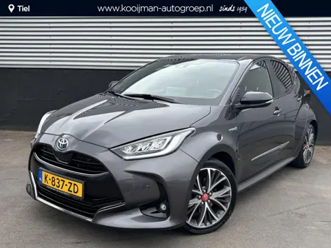 Toyota Yaris 1.5 Hybrid Executive Nieuw geleverd en dealeronderhouden, Trekhaak, JBL, Dodehoekdetect
