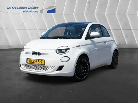 Fiat 500 3+1 Icone 42 kWh rijklaar incl garantie (bj 2022)