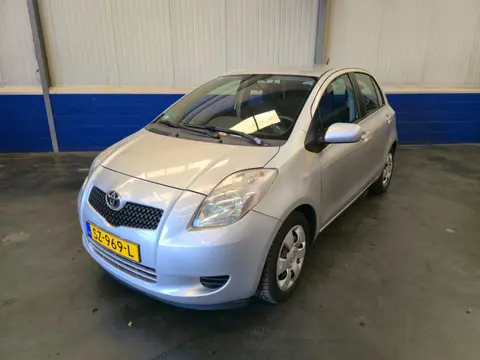 Toyota Yaris 1.3 VVTi Sol MMT