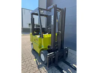 Clark GPM 20S 2 ton LPG heftruck (bj 1994)