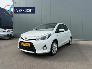 Toyota Yaris 1.5 Full Hybrid Dyn. PANORAMADAK / CAMERA / BOEKJE !