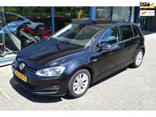 Volkswagen Golf 1.0 TSI Business Edition Connected