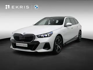 BMW 5 Serie Touring 530e M Sport Edition | M Sportpakket Pro | Travel Pack | Innovation Pack | Trekh