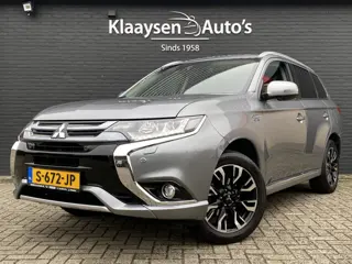 Mitsubishi Outlander 2.0 PHEV Instyle+ 204 pk 4WD AUT. | navigatie | schuifdak | trekhaak | leder in