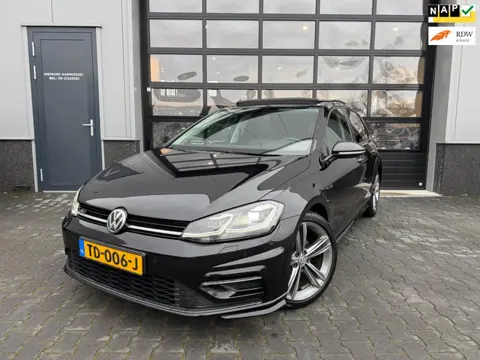Volkswagen Golf 1.5 TSI Highline Business R LINE PANORAMADAK automaat R-LINE