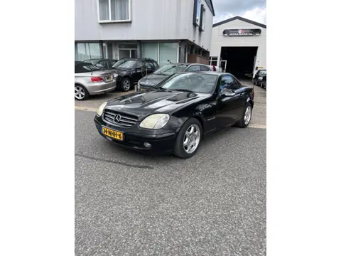 Mercedes-Benz SLK 230 K. Automaat Apk 17-06-2027 LET OP: INTRACARS IS IVM MET VAKANTIE GESLOTEN VAN 