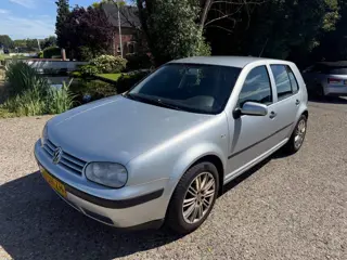 Volkswagen Golf 2.0 Automaat met steen koude airco en volle tank