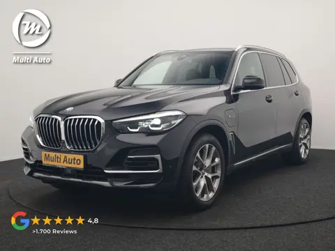 BMW X5 xDrive45e X Line PHEV 395pk Dealer O.H. | Luchtvering | Camera | Adaptief Onderstel | Lederen