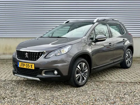 Peugeot 2008 1.2 110pk PureTech Allure [ navi,ecc,pdc,cruise,lmv,trekhaak ]