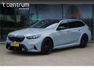 BMW M5 Touring 728 PK PHEV, M-Drivers Pack, Panoramadak, B&W Sound, Trekhaak, Carbon Int, Driv. Ass.