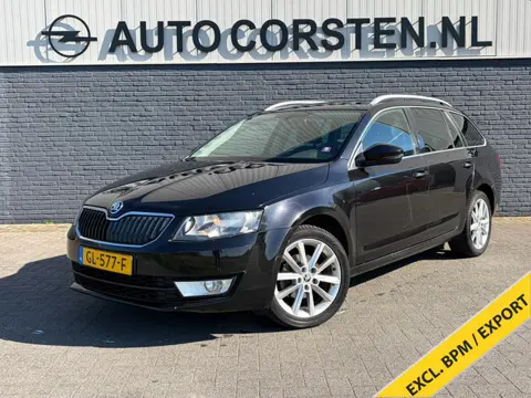 Škoda Octavia Combi 1.2TSI 111PK Achteruitrijcamera Trekhaak Stoelverwarming Navi Ecc Cruise Control