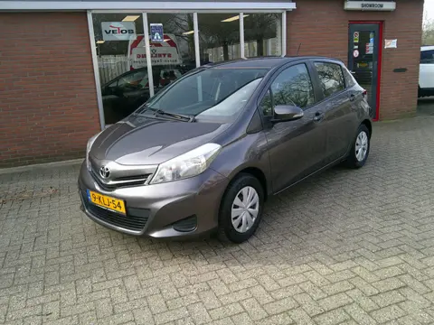 Toyota Yaris 1.0 VVT-i Aspiration Trekhaak Navi (bj 2013)