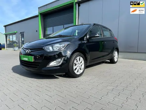 Hyundai I20 1.2i i-Deal| Nieuwe APK | Airco | Elektrische Ramen | Lage Onderhoudskosten| USB/AUX|5-D