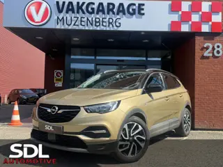 Opel Grandland X 1.2 Turbo Ultimate // MEMORY SEATS // DODENHOEK SENSOR // STOEL VERKOELING- VERWARM