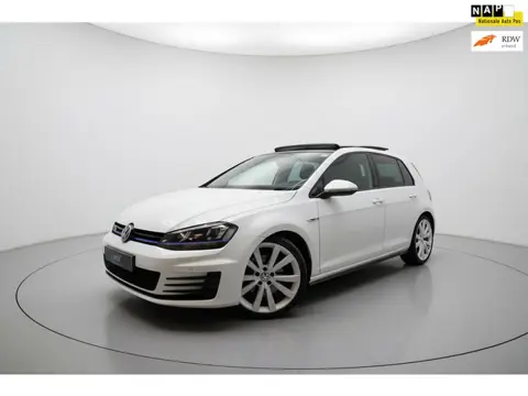 Volkswagen Golf 1.4 TSI GTE PANO KEYLESS CAMERA SFEER NAP