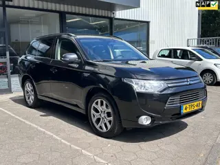Mitsubishi Outlander 2.0 PHEV Executive Edition/Airco/4x4/Navigatie