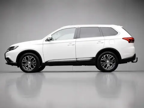 Mitsubishi Outlander 2.0 Instyle Sport (APPLE CARPLAY,NAVI,CAMERA,360 VIEW,STOEL/STUUR VERWARMING,CL