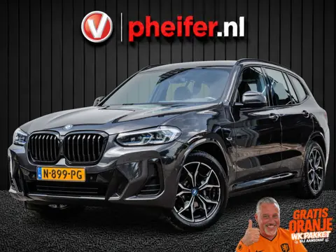 BMW X3 xDrive30e Business Edition Plus Facelift!/ M-Pakket/ Trekhaak/ Sportstoelen/ Laser Led/ Camer