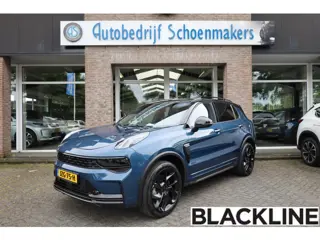 Lynk & Co 01 1.5 MY23! FULL BLACKLINE MET ZWARTE-HEMEL ROLHOES 360-CAMERA PANO/SCHUIF INFINITY DAB N
