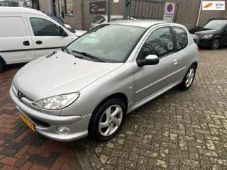 Peugeot 206 1.6-16V Air-line 3! AUTOMAAT 147 DKM NAP! Airco!