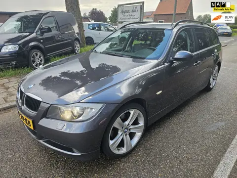 BMW 3-serie Touring 318i High Executive
