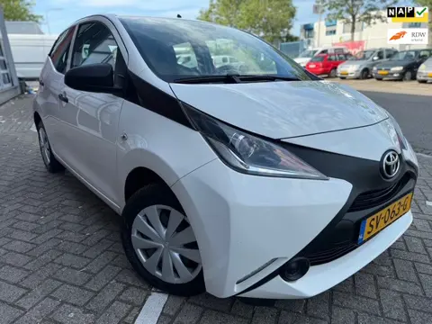 Toyota Aygo 1.0 VVT-i x-fun | NAP | Airco | Apk | Cruise |