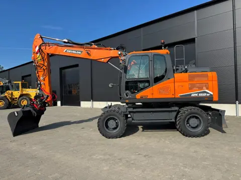 Doosan DX160-7 280 uur !! NIEUW STAAT (bj 2023)