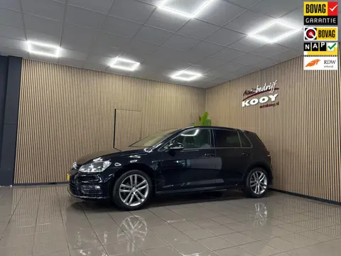 Volkswagen Golf 1.2 TSI R-Line * Panoramadak / Camera / Navigatie / Stoelverwarming / NL Auto *