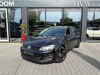 Volkswagen Golf 1.0 TSI Business Edition Connected