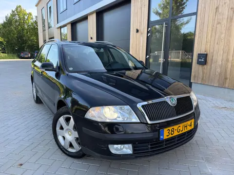 Skoda Octavia Combi 1.9 TDI Elegance (bj 2008) AUTOMAAT/CLIMA/NAVI/XENON