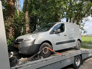 Peugeot Partner 120 1.6 BlueHDi MOTORSCHADE (bj 2017)