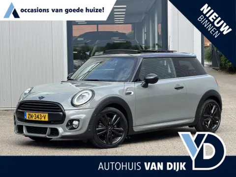 MINI 3-Deurs 1.5 Cooper JCW | NL-auto/1e eign./Pano-schuifdak/harman&kardon/Apple Carplay/Keyless