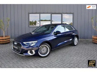 Audi A3 Sportback 35 TFSI Business edition * Panorama * Carplay/Android * 17" * Cruise * LED * Zeer 