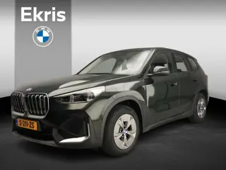 BMW iX1 xDrive30 | LED | HUD | Schuifdak | Stoelverwarming | Keyless go | Sportstoelen | DAB | Alu 1