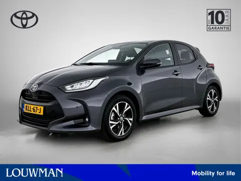 Toyota Yaris 1.5 Hybrid 115 First Edition + | BTW voertuig | Dodehoek detectie | Stoel+stuurverwarmi