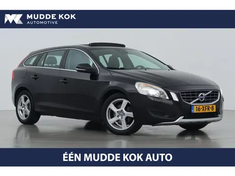 Volvo V60 1.6 T3 Momentum | Bi-Xenon | Panoramadak | Leder | Stoelverwarming | PDC V+A