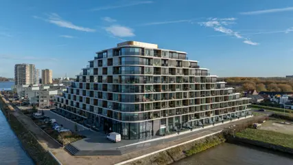 Woning aan de Pampuskade te Rotterdam
