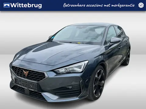 CUPRA Leon 1.4 e-Hybrid 204pk Performance DSG Automaat / Navigatie / LM 18 inch / Keyless / Kuipstoe