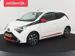 Toyota Aygo 1.0 VVT-i x-joy | Trekhaak | Camera | DAB | Automaat | Carplay | Climate control | Cruis