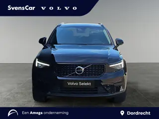 Volvo XC40 2.0 B4 Plus Dark | Trekhaak | Verwarmde voorruit | Elektr. verstelbare voorstoelen | Keyl