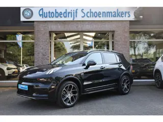 Lynk & Co 01 1.5 261PK! 6.6 Kwh LADEN! BLACKLINE! 360-CAMERA PANO/SCHUIF INFINITY DAB NAVI CARPLAY S