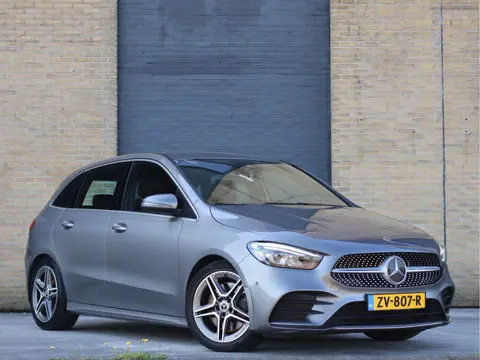 Mercedes-Benz B-Klasse 250 AMG line 225PK Leder/Alcantara | NL Auto | Widescreen | Haak | Stoelverwa