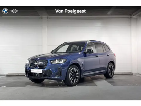 BMW iX3 Executive | Stoelverwarming | Panoramadak | Achteruitrijcamera | Driving Assistant Professio
