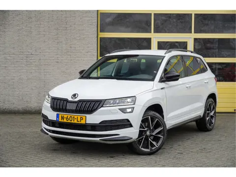Škoda Karoq 1.5 TSI ACT 150PK! Automaat Sportline Business BJ2021 Lmv 19" | Led V+A | Pdc | Navi | K